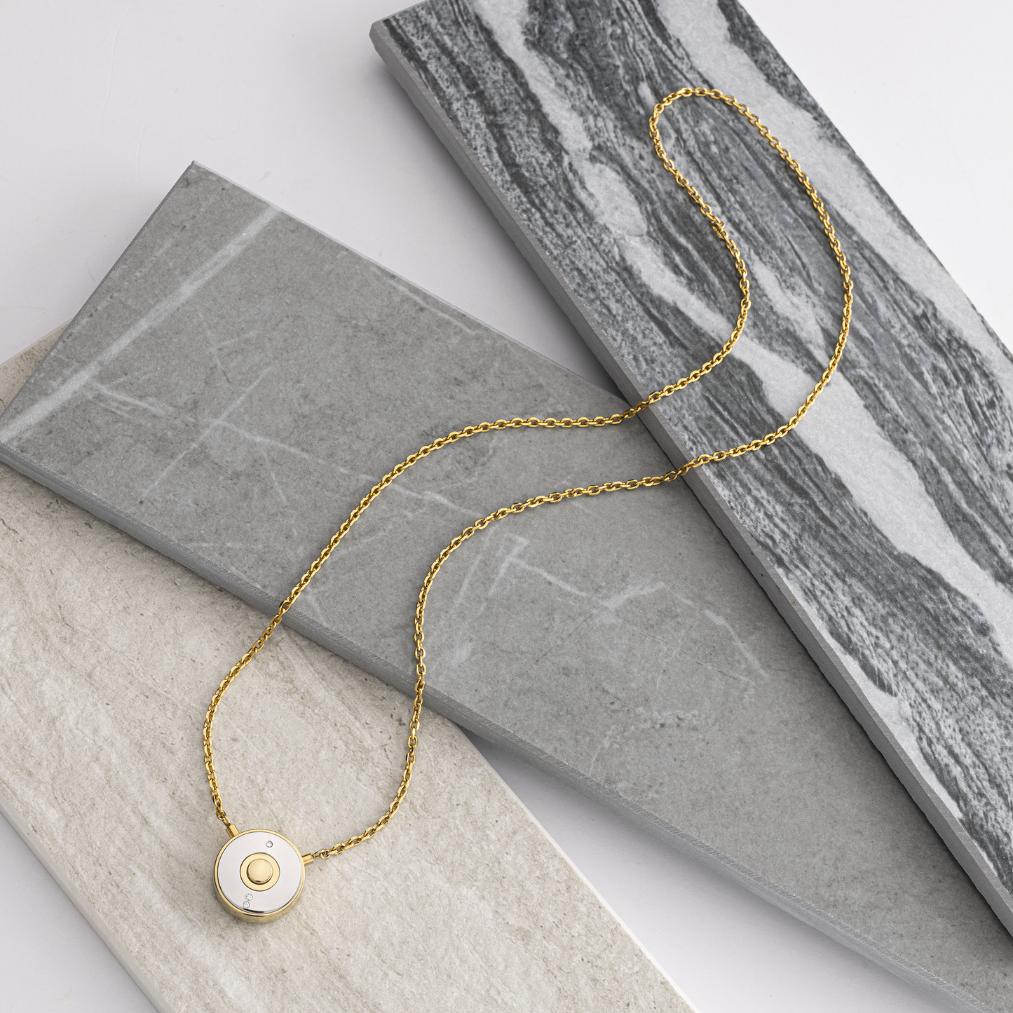 Der geheime Anhänger Diamanten Gold 3.2