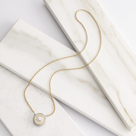 The secret pendant pavé