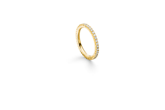 Gold ring with diamonds in fishtail - setting
