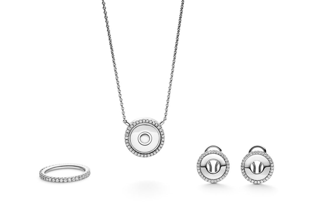 Goldring mit Diamanten in Fischschwanzfassung 