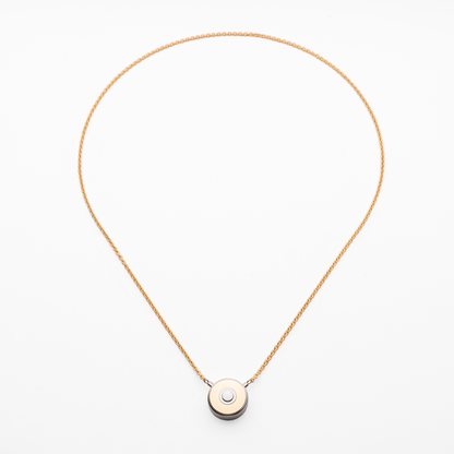 The secret pendant 18K gold
