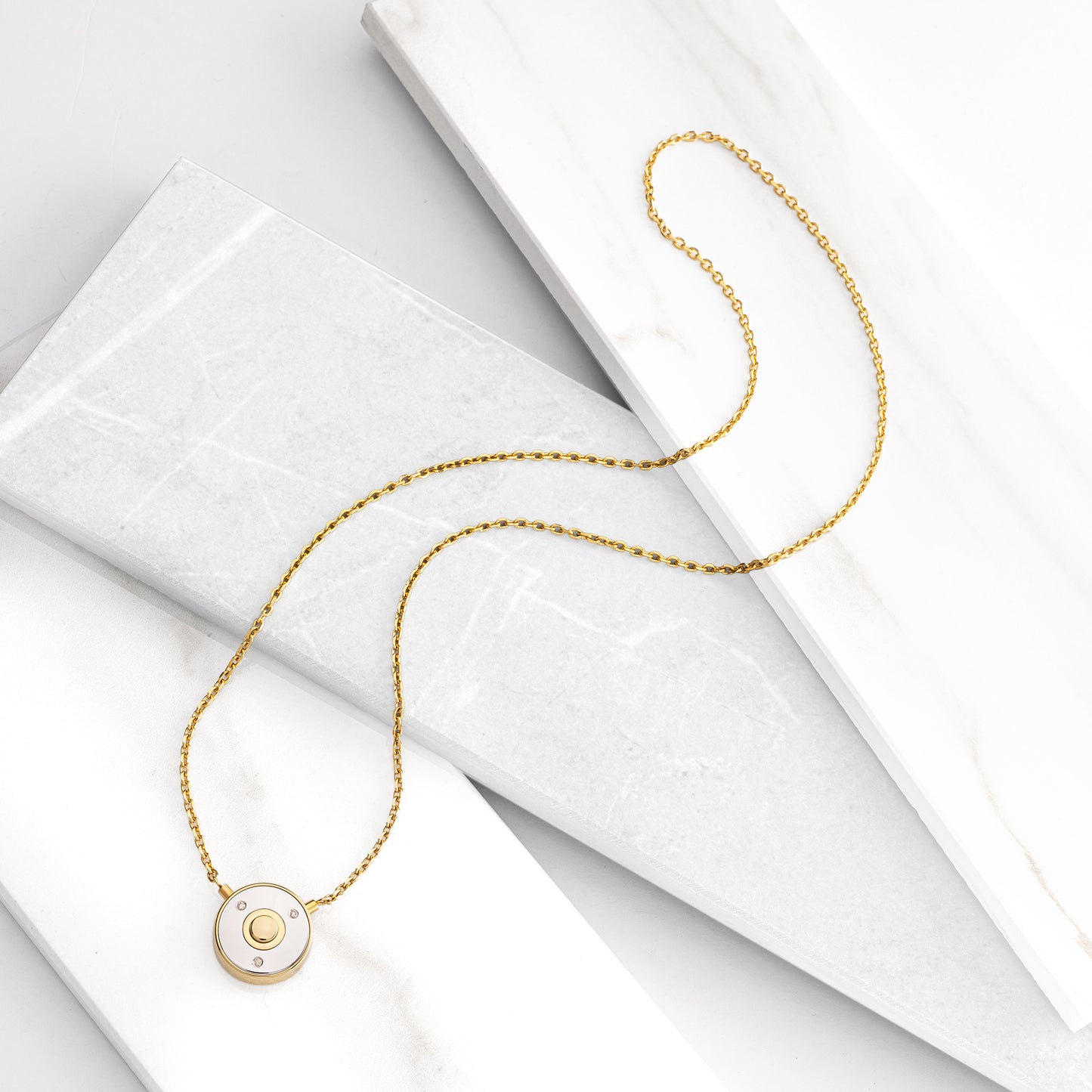 The secret pendant Diamonds 3.1.