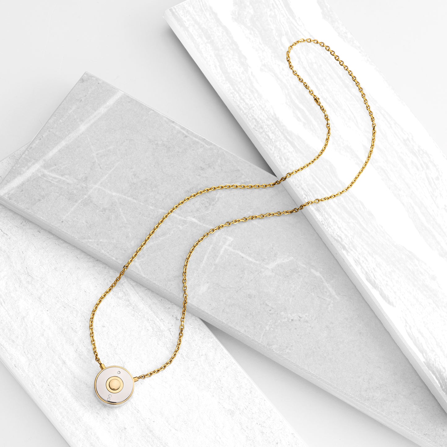 The secret pendant Diamonds 3.2