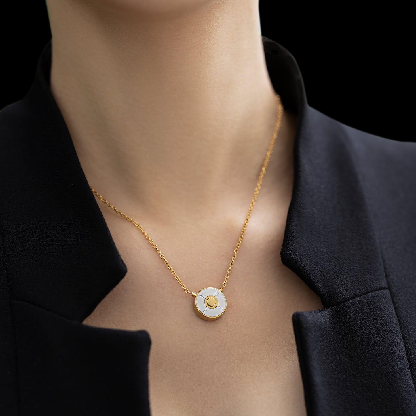 The secret pendant Diamonds gold 8.0.